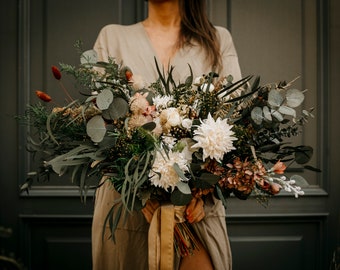 ESSAHELA bouquet | Dark greenery, white, ivory, rust/brown/orange tones / Boho floral minimal bridal bunch bride / Bohemian wedding