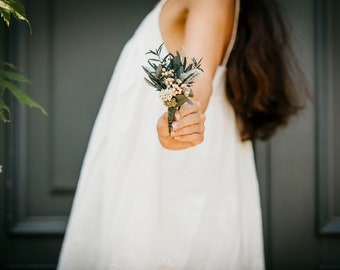 SOFIENE buttonhole | Greenery white cream minimalist boho groomsmen corsage with preserved plants / Groom/men's wedding boutonniere