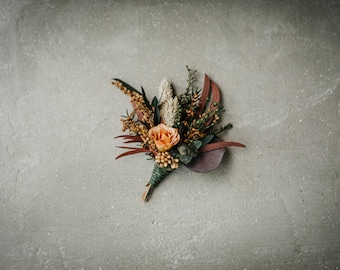 KALLALA | Light orange ivory peach boho groomsmen medium buttonhole of preserved eucalyptus / Groom wedding boutonniere / Men&#39;s boho corsage