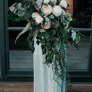 AYARI / Peineta floral verde, blanca, azul claro-melocotón-rosa y marfil / Pieza nupcial para una boda boho / Enredadera de flores para una novia imagen 8