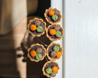 Suculentas en un adorno para maceta y varillas difusoras de carrizo Accesorios Arcilla polimérica