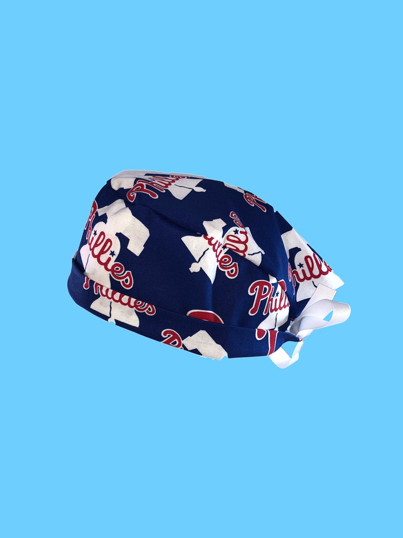 Philadelphia Phillies MLB Baseball Tie Back Scrub Cap, Nurse Hat With or Without Ponytail Holder. bild 1