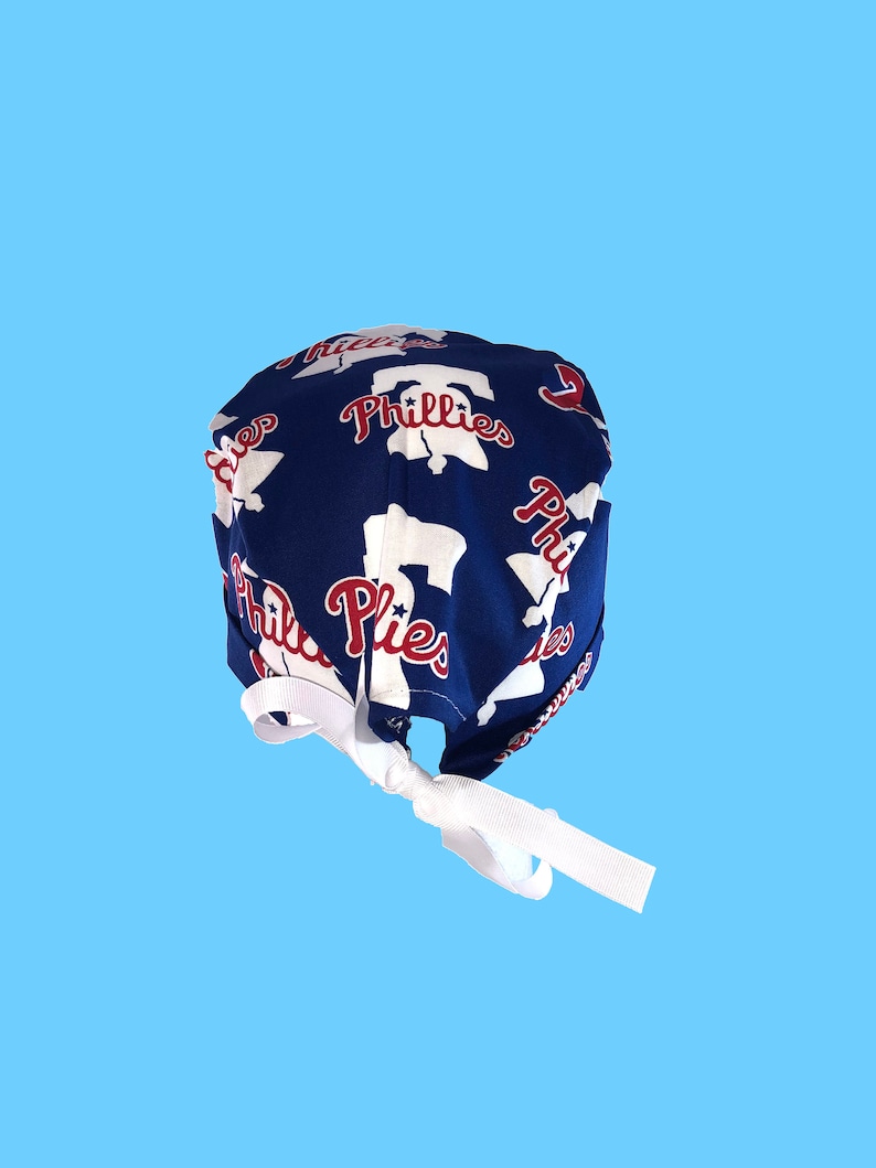 Philadelphia Phillies MLB Baseball Tie Back Scrub Cap, Nurse Hat With or Without Ponytail Holder. bild 3
