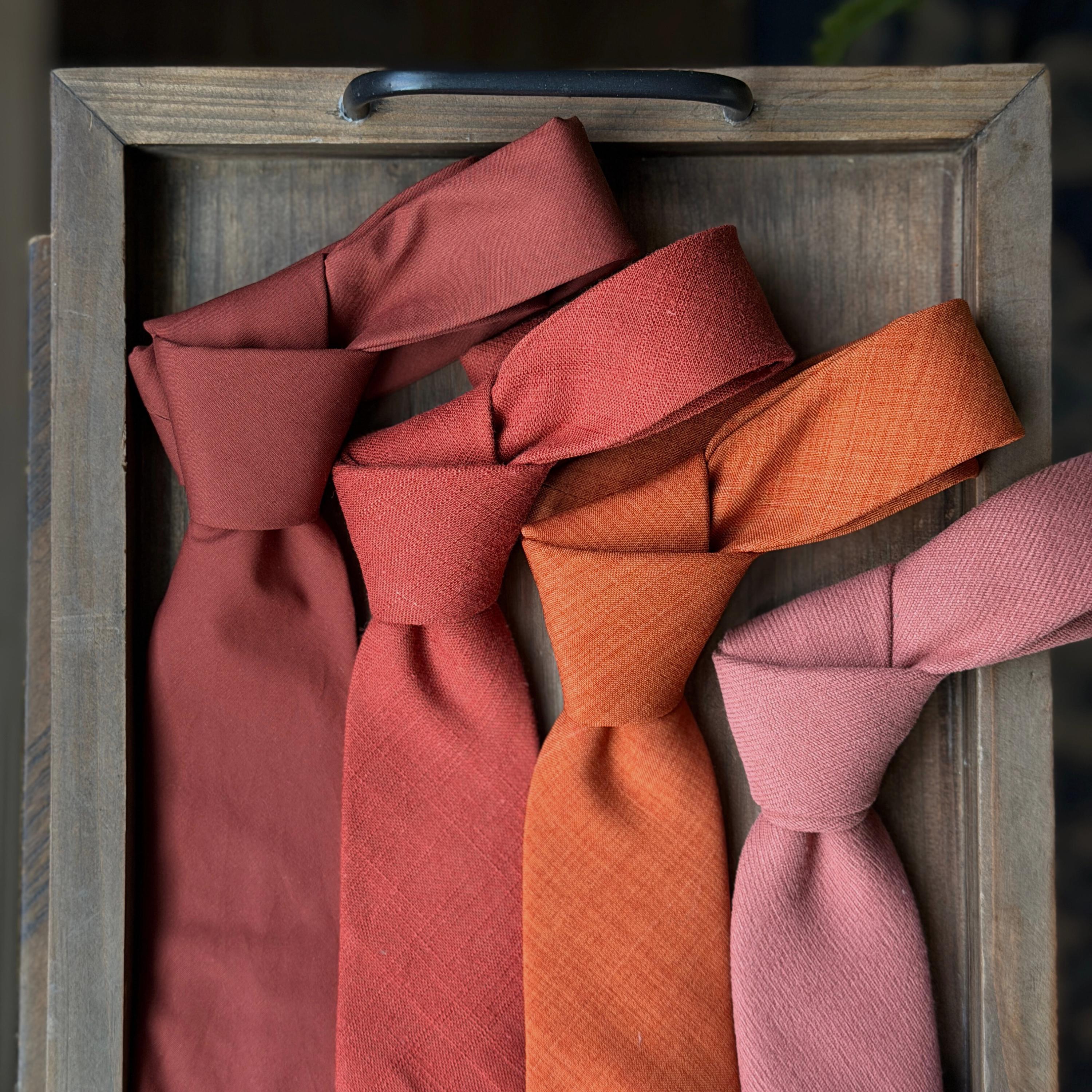 Soie cravate - Orange rouille uni - Notch SKOJARE ORANGE Soie cravate - Orange rouille uni - Notch SKOJARE ORANGE