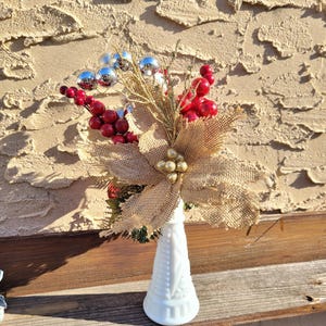 Anchor Hocking bud vase with holiday decorations
