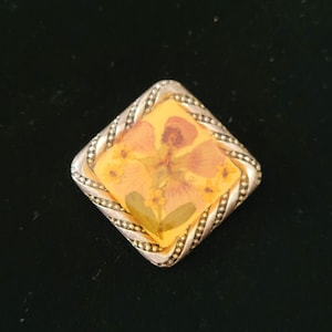 Vintage Fleurs De France French Flower Pin