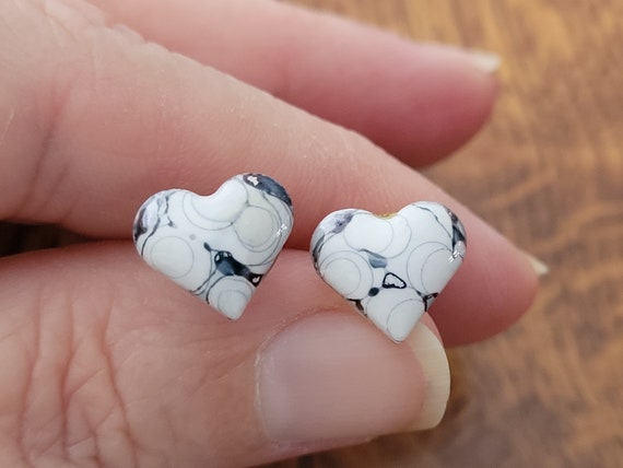 Vintage Black White Porcelain Heart Stud Earrings - image 1