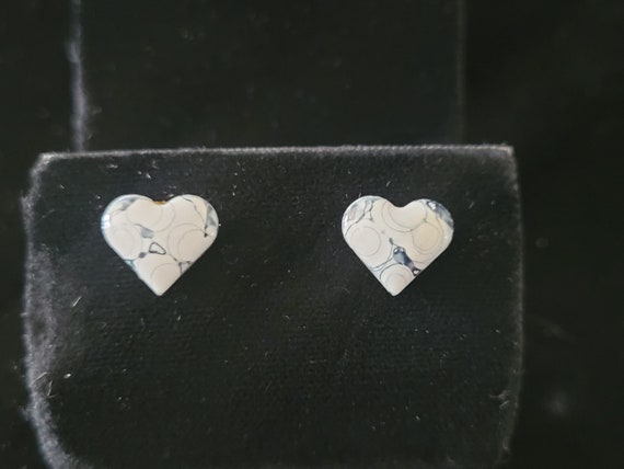 Vintage Black White Porcelain Heart Stud Earrings - image 2