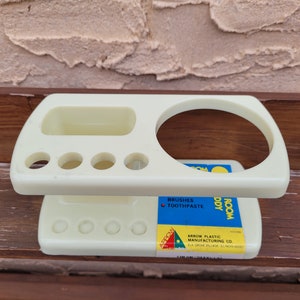 Retro Pale Yellow Plastic Bathroom Caddy