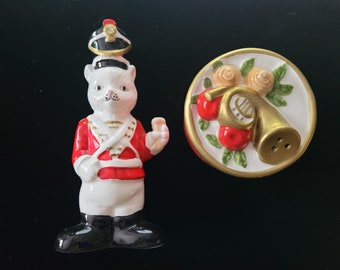 Vintage Ceramic Christmas Cat Solider Drum Salt & Pepper Shakers