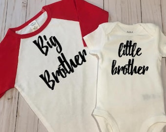 Bijpassende bodysuit van Big Brother-shirt en Little Brother