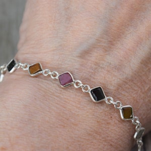 Pulsera de turmalina: cuadrados de turmalina múltiple en plata de ley con cierre de lujo