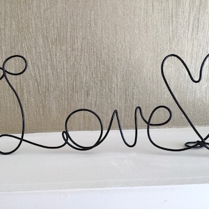 free standing wire word love love metal sign shelf decor