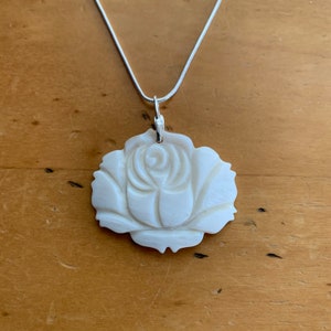 Shell necklace, shell jewellery, shell jewelry, necklace flower, necklace floral, sterling silver shell necklace, shell necklace silver