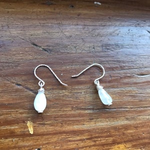 Moonstone earrings, moonstone earrings silver, moonstone earrings dangle, moonstone earrings drop, sterling silver earrings