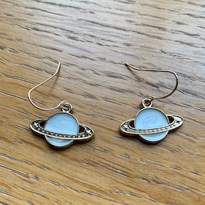 Planet earrings, space earrings, gold earrings, earrings, earrings planet, earrings space, fun earrings, planet jewellery, planet jewelry