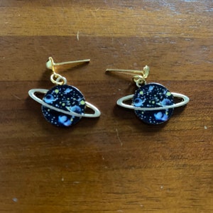 Planet earrings, space earrings, gold earrings, earrings, earrings planet, earrings space, fun earrings, planet jewellery, planet jewelry