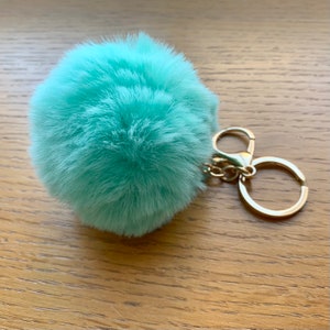 Pom pom keyring, pom pom key ring, pom pom keychain, pom pom key chain, keyring pom pom, key ring pom pom, pompom keyring, pompom keychain