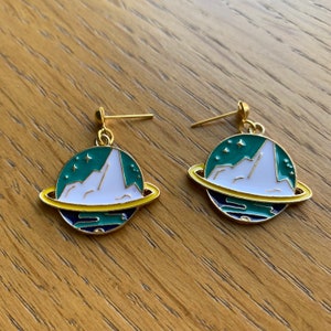Planet earrings, space earrings, gold earrings, earrings, earrings planet, earrings space, fun earrings, planet jewellery, planet jewelry