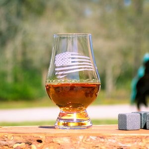 Distressed American Flag / Patriotic Glencairn / Engraved / Whiskey Glass / Bourbon Glass / Scotch / Tasting Glass  / Father's Day Gift