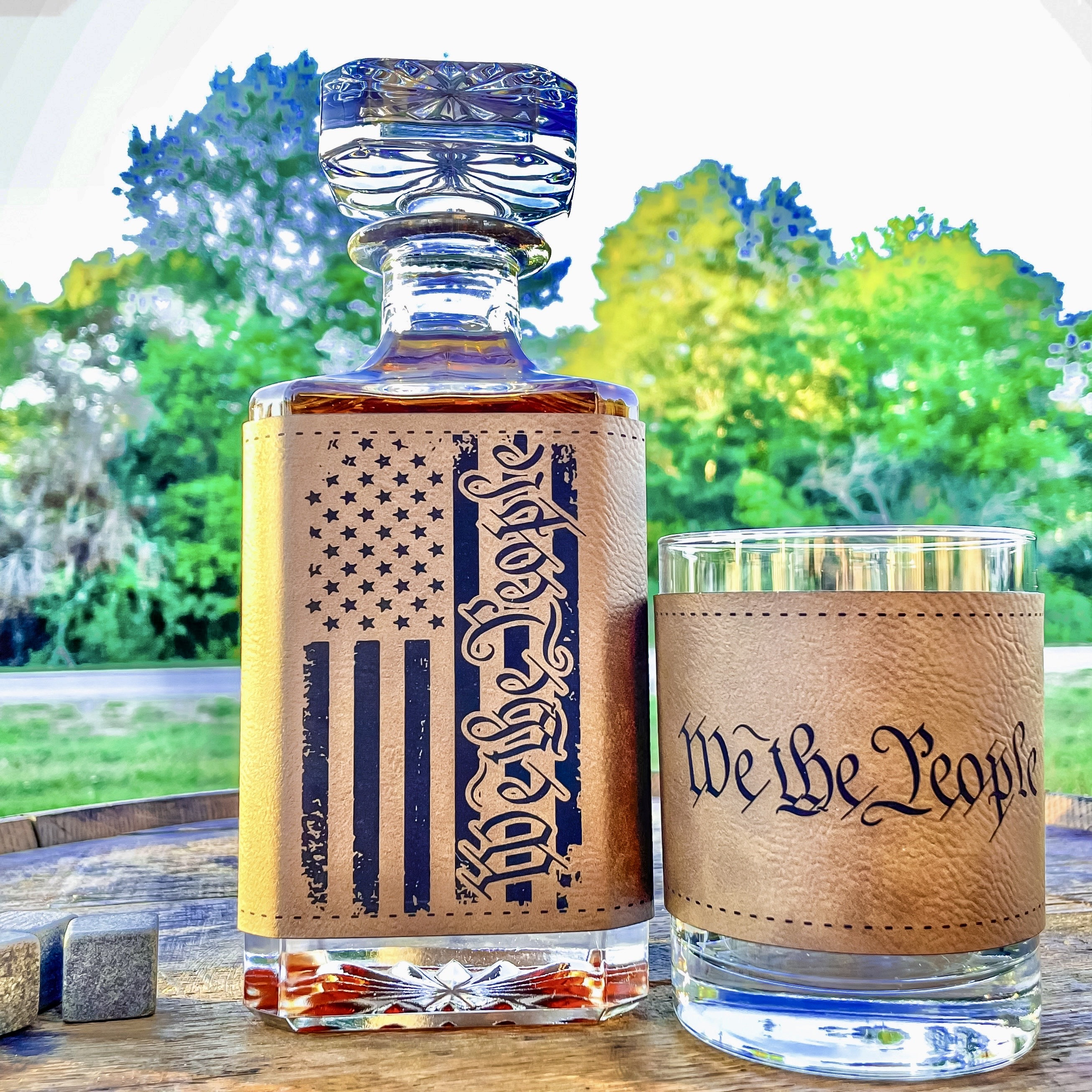 Wholesale AR-15 Glass Decanter With 2nd Amendment Whiskey Glasses For Your Store
