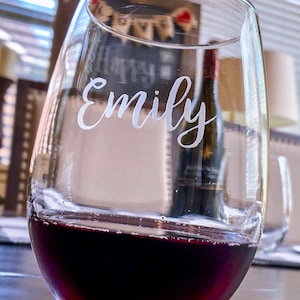 Personalized Engraved Stemless Wine Glass / Custom Wine Glass / Your Name Here / Gift for Mom / Bestie / Wife  / Father&#39;s Day Gift