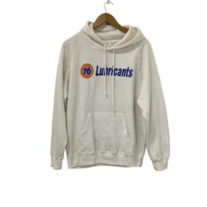 Puede incluir: Una sudadera con capucha blanca con un logotipo azul y naranja que dice "76 Lubricants".