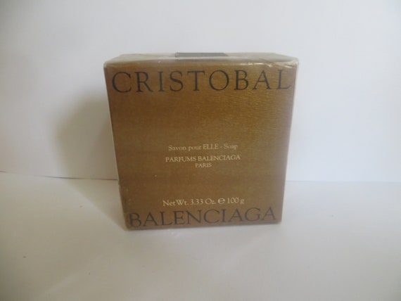 cristobal de balenciaga pour femme