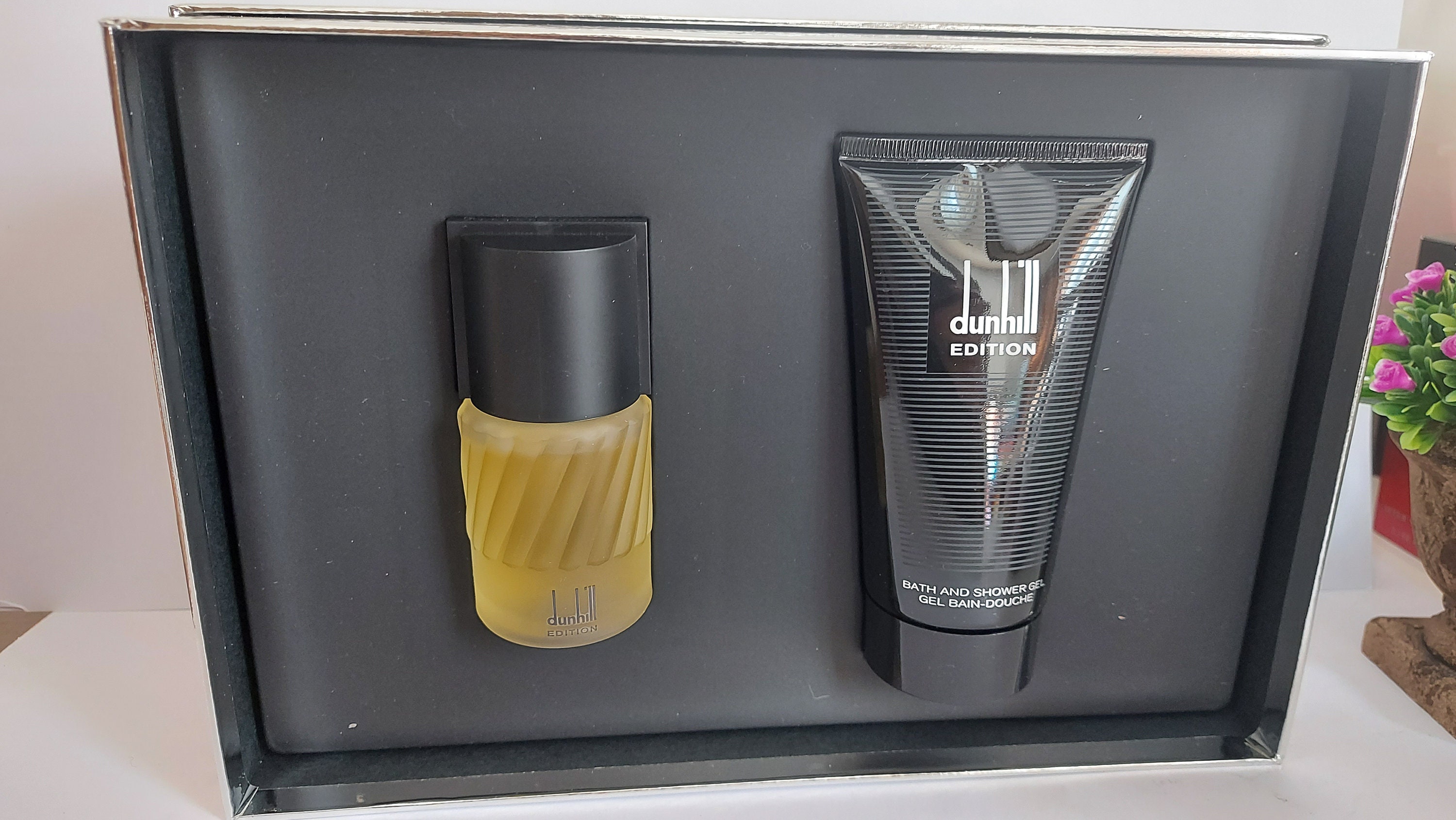 【人気No.1】 Dunhill Edition Gift Set 50ml Eau De Toilette & Bath and その他