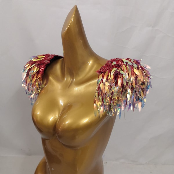 Hombreras con borlas iridiscentes: Piezas para los hombros de disfraces de burlesque y vedette.