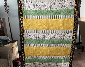 Bees and Sunflowers Quilt  | ONE (1) | 43"X68" | Lap Size Quilt | Poly Batting | Cotton material | NOT customizable | Free U.S. Shipping