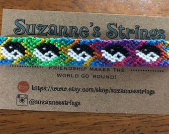 Pulseira da amizade feita à mão com yin e yang personalizável - você escolhe a cor de fundo! - UMA (1) PULSEIRA