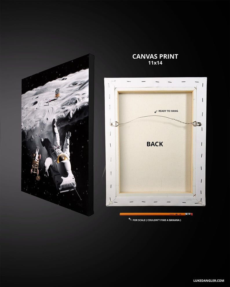 Puede incluir: Una impresi&oacute;n en lienzo de un astronauta cayendo por el espacio con una luna en el fondo. La impresi&oacute;n mide 28x36 cm y est&aacute; lista para colgar.