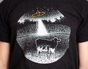 UFO Tshirt Cow Abduction - Black Graphic Tee, Alien Illusion Cryptid Shirt, Flying Saucer Constellation, I Want To Believe UFO Shirt