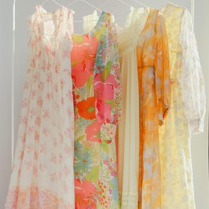 Vintage 70s Floral Maxi Dresses / Vintage 70s Nightgowns / Vintage Ethereal Dresses / 70s Floral Maxi Dress / Flower Child Dress