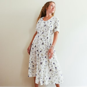 Vintage 90s White Blue Floral Button Down Midi Dress / White Floral Vintage Dress / Minimal Vintage Dress / 90s Floral Button Down Dress