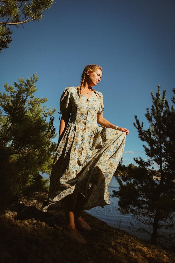 Vintage 80s 90s Chteaucore Blue Beige Floral Print Maxi Dress / M Vintage 80s 90s Chteaucore Blue Beige Floral Print Maxi Dress / M