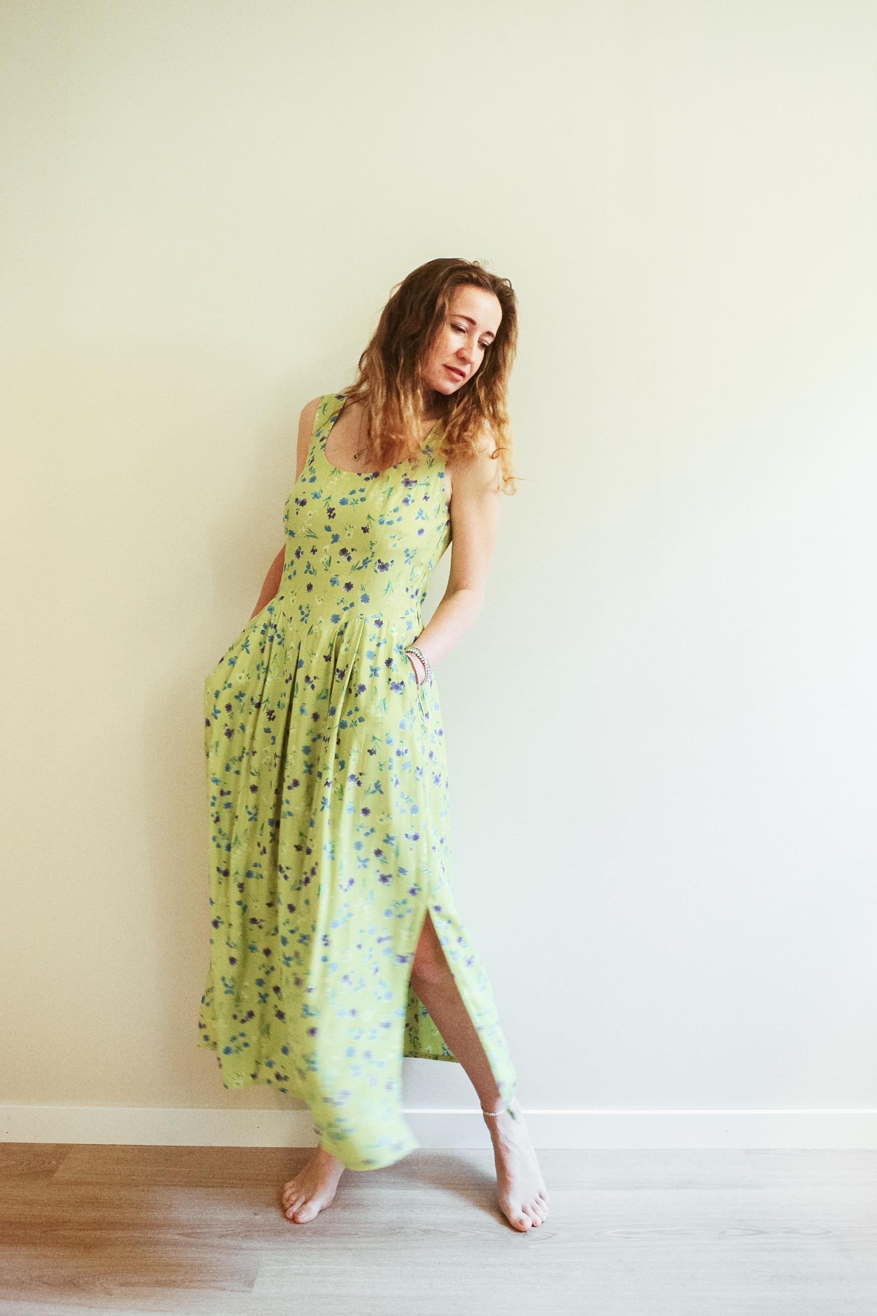 Vintage 90s Green Floral Print Sleeveless Midi Dress / Vintage Green Summer Dress / Chartreuse Vintage Dress / Scandinavian Forest Vintage 90s Green Floral Print Sleeveless Midi Dress / Vintage Green Summer Dress / Chartreuse Vintage Dress / Scandinavian Forest