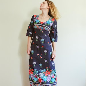 Vintage 70s Floral Print Maxi Dress / M / 70s Hippie Maxi Dress / 70s Boho Maxi Dress / Flower Child