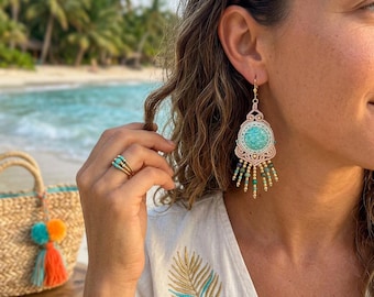 Macramé earrings ‘Ocean Dream’ with amazonite