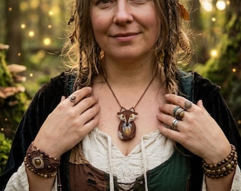 Macramé necklace ‘Fox’ with rutilated quartz