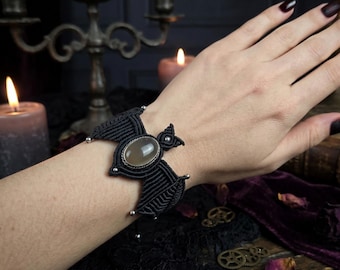Macramé bracelet “Bat” with grey moonstone