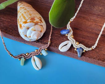 Macrame necklace / choker with cowrie seashell and gemstone chips