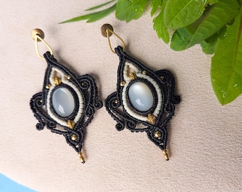 Macrame earrings ‘Black and White’ with white moonstone