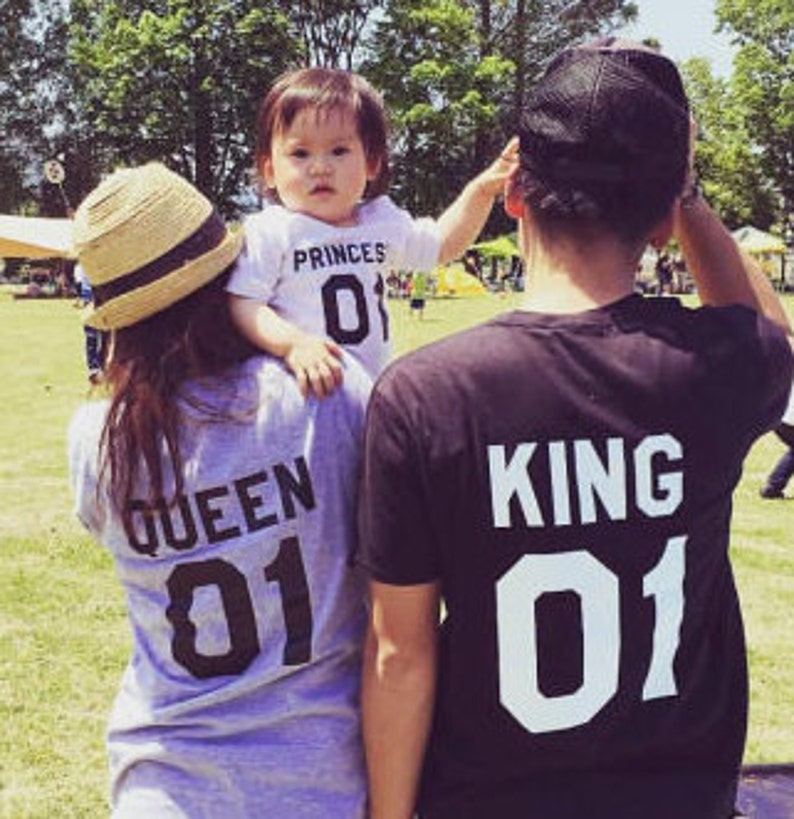 Футболка kings special. Фото king queen. Kings & queens. Kings & queens. Princess queen king.