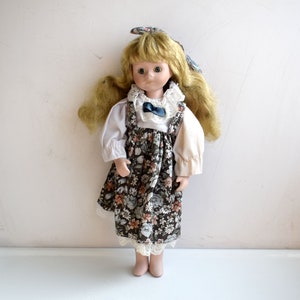 Vintage 12 &quot;Porzellan Gesicht Puppe MCM Bisquit Figur Floral Kleid Lockiges Haar Europäische Retro Handgemalte Kinder Spielzeug Kinderzimmer Geschenk