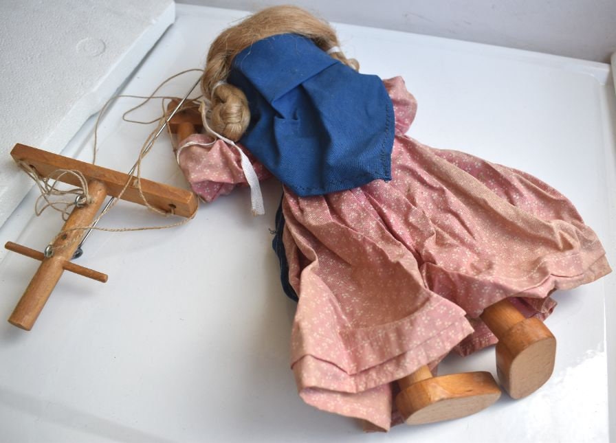 中国ヴィンテージ　ドール　木製　パペット人形 ヴィンテージ 14インチ ストリングパペット 木製 女の子人形 パペット