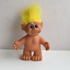 Vintage 6&quot; HYI 1992 Troll Rubber Body Trolls Yellow Hair Doll Collectible Kids Toy Figurine Gift MCM Mid Century