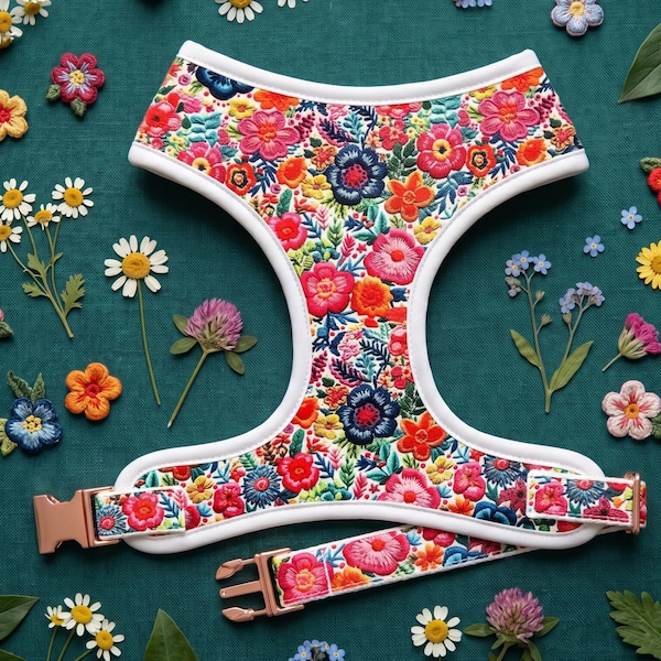 Hondentuigje met geborduurde bloemenprint / hondentuigje met madeliefjes / hondentuigje met Mexicaanse bloemen / hondentuigje in cottagecore-stijl / hondentuigje voor de lente en zomer