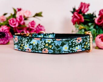 Hundehalsband mit Blumenmuster / Rifle Paper Co. / Hundehalsband mit schwarzer Rose